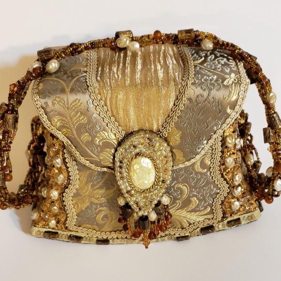 Mary Frances Handbags - Mary Frances retired purse